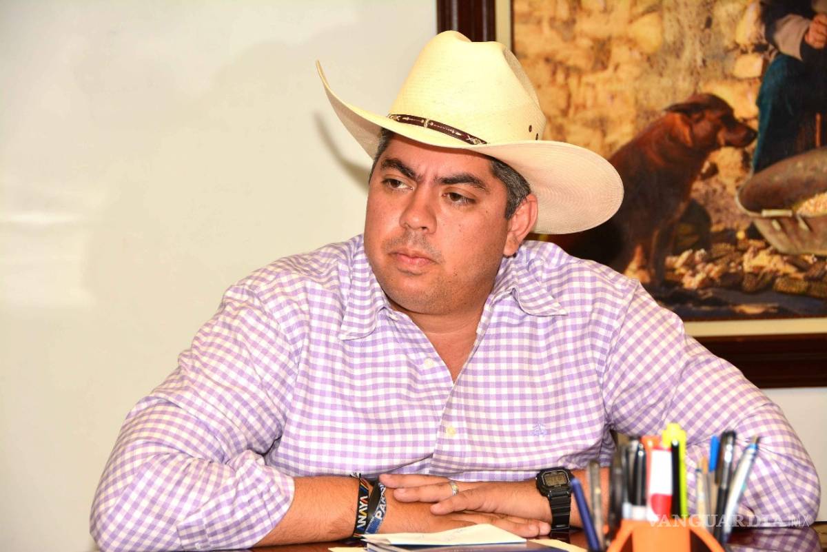 $!Alcalde de Monclova no permitirá abusos de operadores de grúas