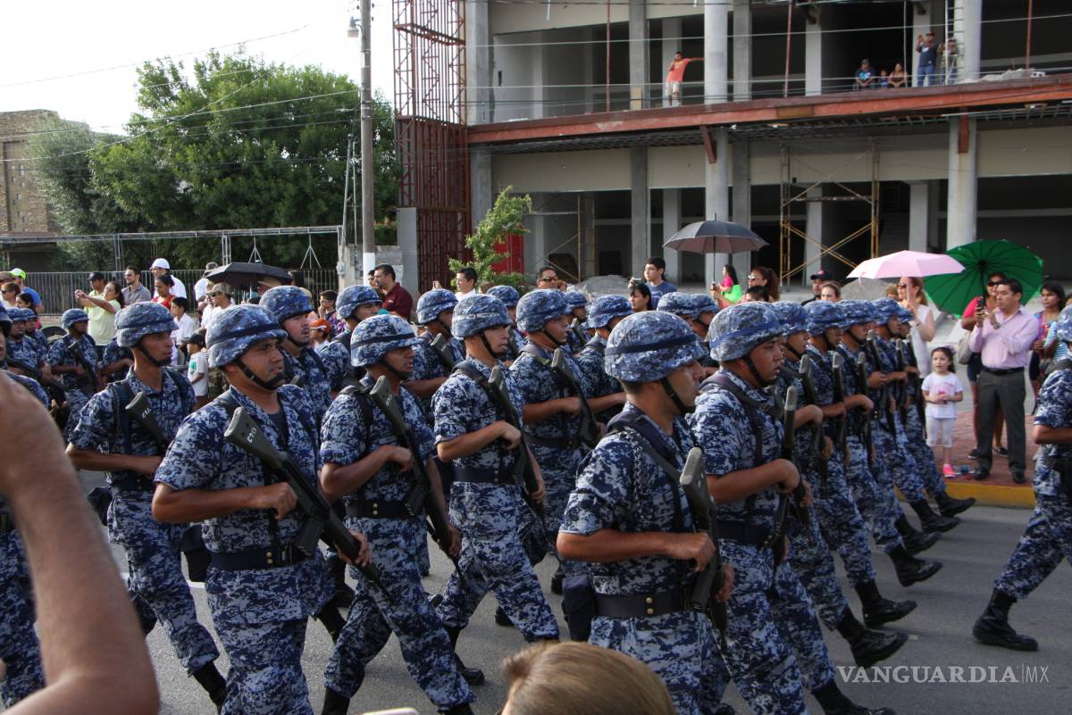 $!Miles presencian desfile militar en Piedras Negras, Coahuila
