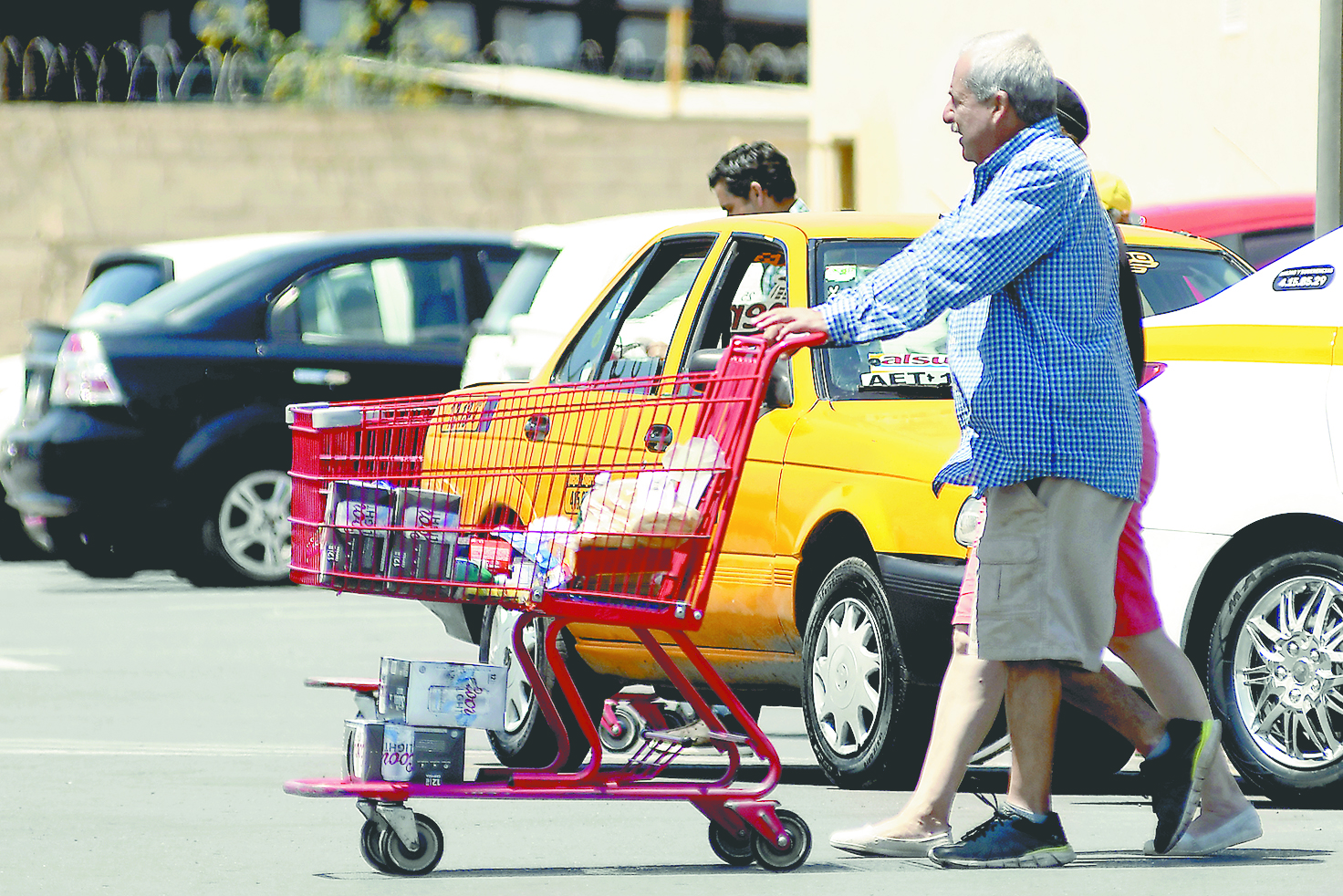 $!Coronavirus: Compras de pánico de cerveza; saltillenses vacían depósitos