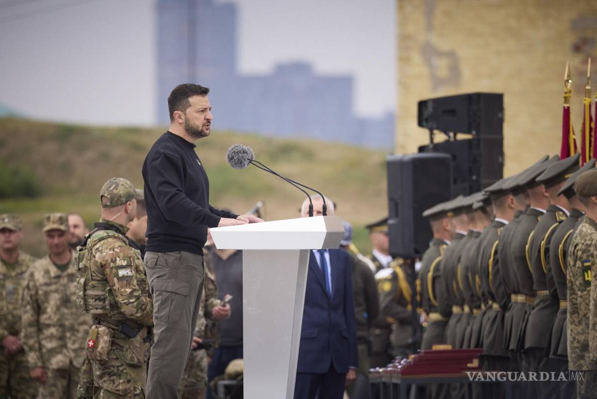 $!El presidente ucraniano Volodímir Zelenski durante una ceremonia para honrar la memoria de los soldados ucranianos que dieron sus vidas defendiendo su patria.