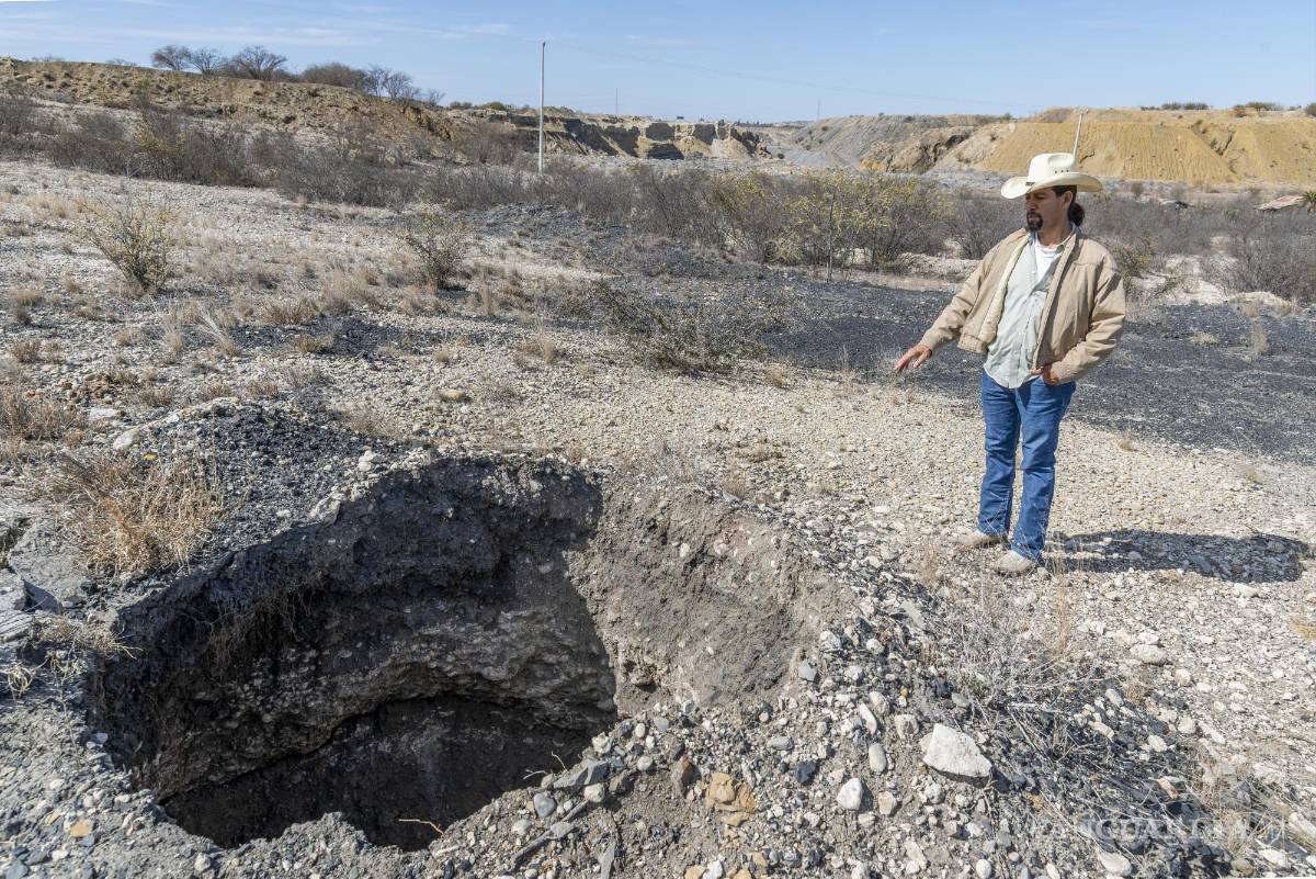 $!“Denunciamos en la Profepa para que taparan, para reforestar... nunca hemos visto que hagan nada”, Matías Zamora, habitante de la región carbonífera.