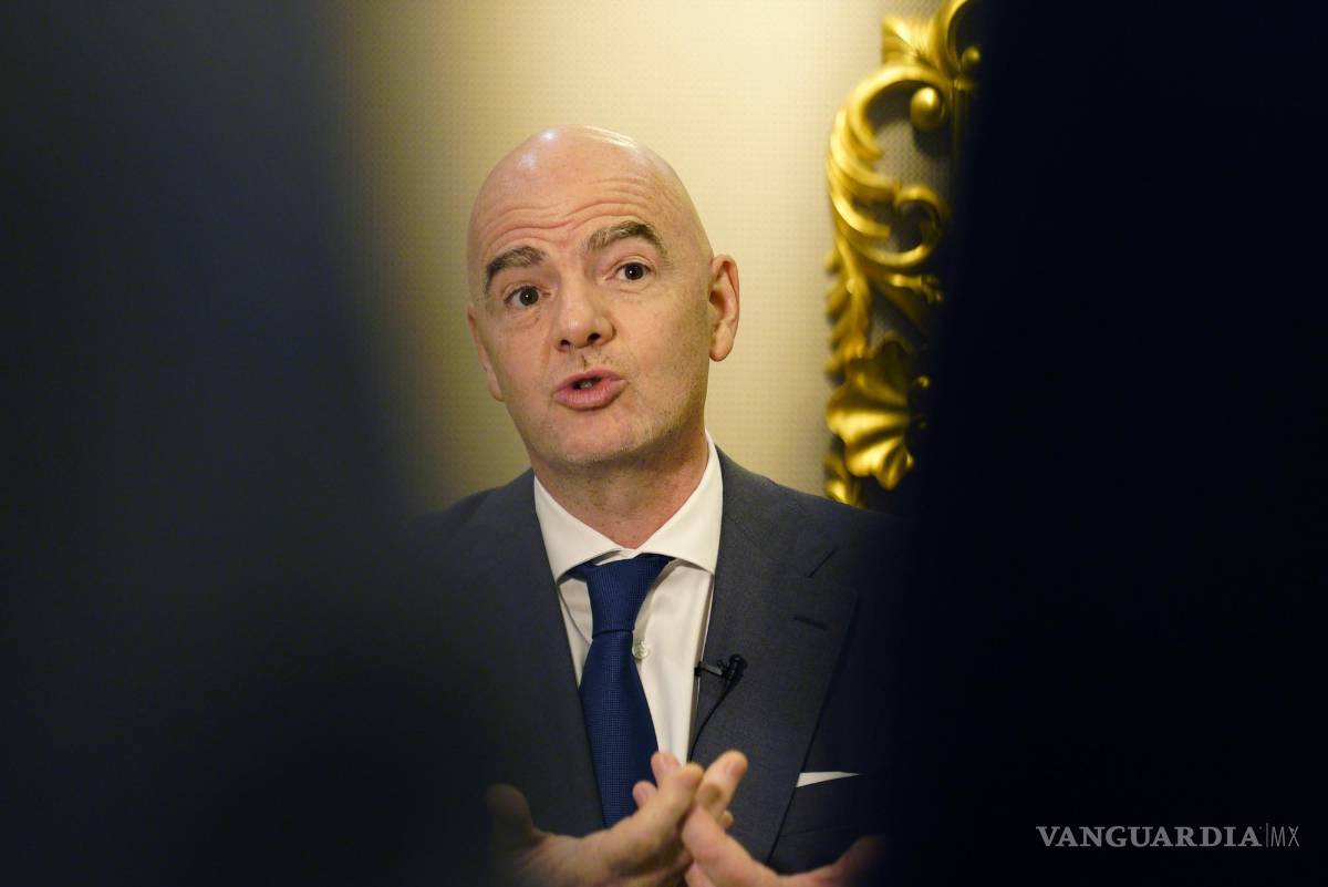 $!El presidente de la FIFA, Gianni Infantino, habla durante una entrevista realizada con The Associated Press, en Doha, Qatar.