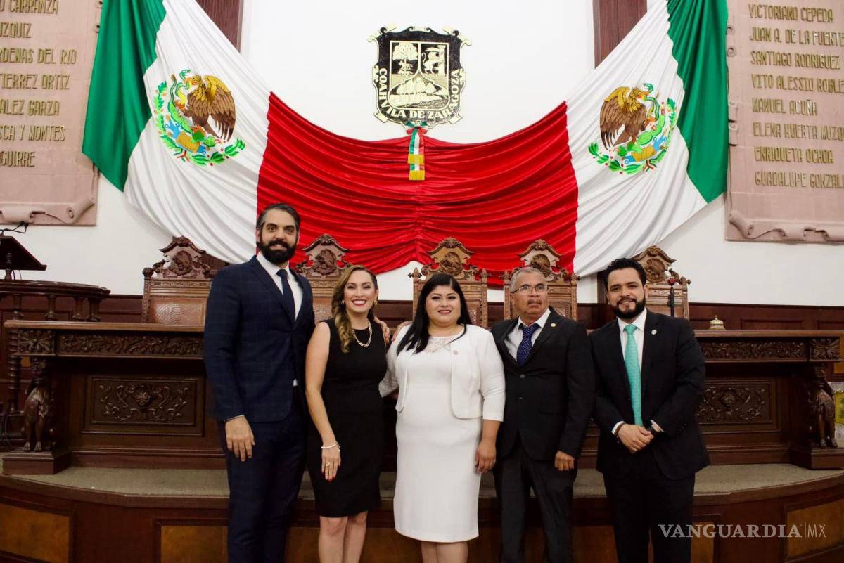 $!El Grupo Parlamentario de Morena, encabezado por Magaly Hernández, se reunió con el gobernador de Coahuila, Manolo Jiménez Salinas.