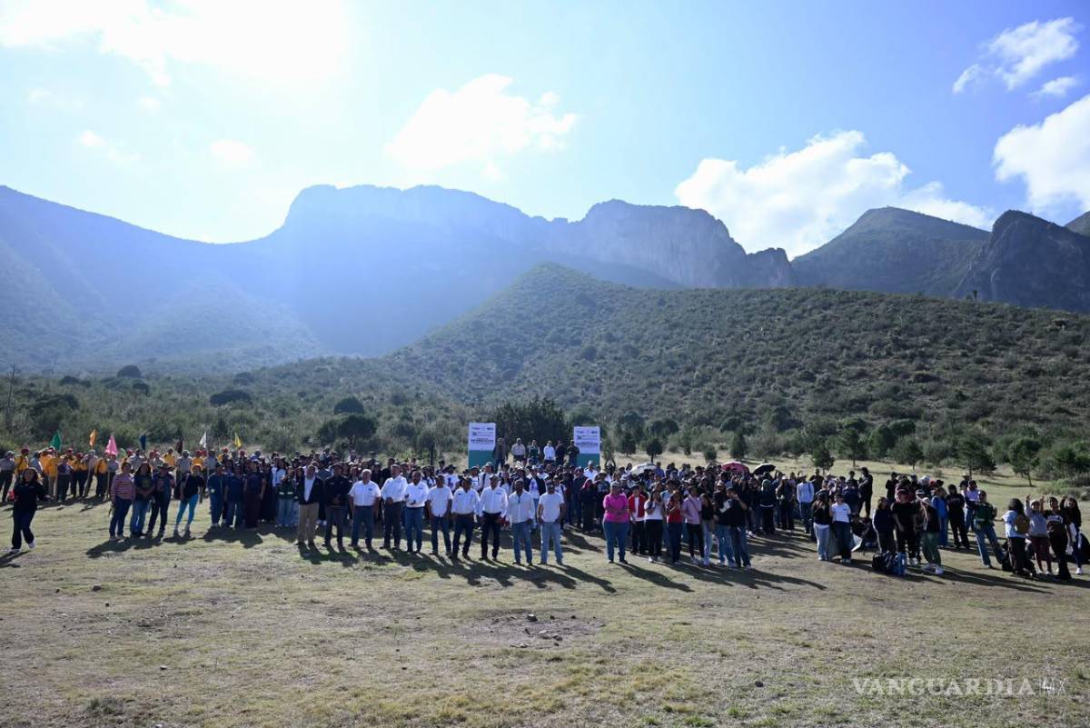 $!La organización Apoya tu Bosque Local concluyó su jornada de reforestación 2026 con un total de 10 mil 724 árboles plantados.