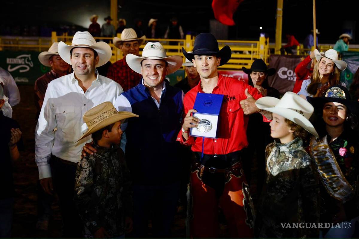 $!Brillan las estrellas del rodeo en una jornada de adrenalina en Saltillo