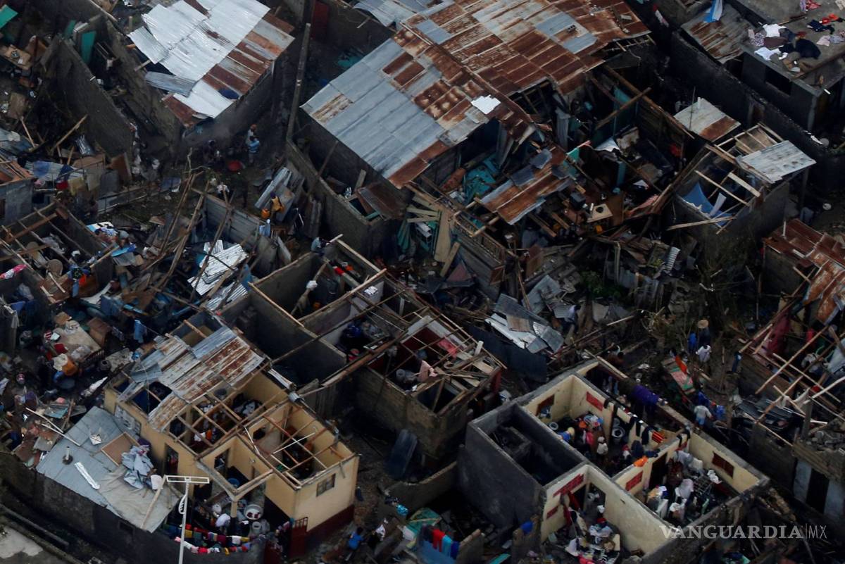 $!Más de 800 muertos en Haití tras el paso del huracán Matthew; Florida sigue en peligro