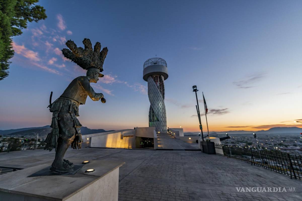 $!Saltillo, Coah. Mex. 25 de julio del 2022 Tradicionales Mañanitas por el 445 Aniversario de Saltillo, en la Plaza del Mirador