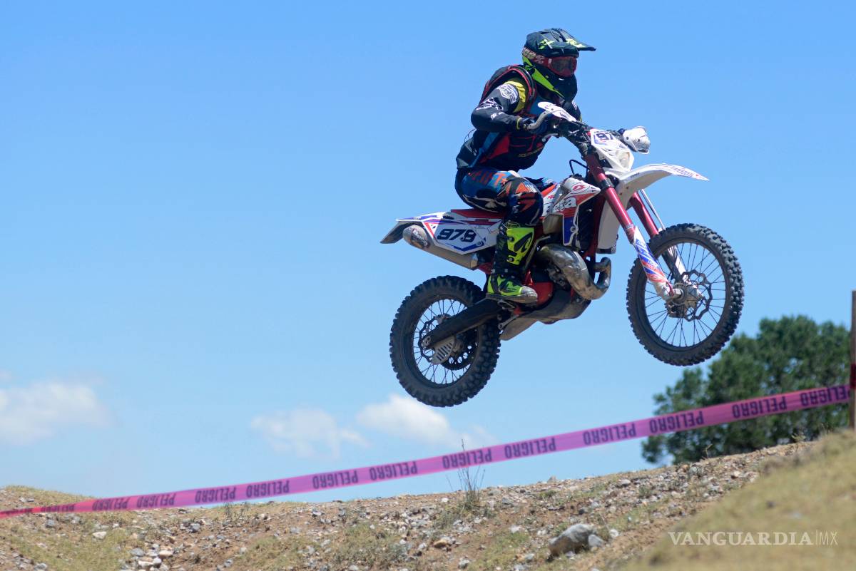 $!Enduristas dominan la pista