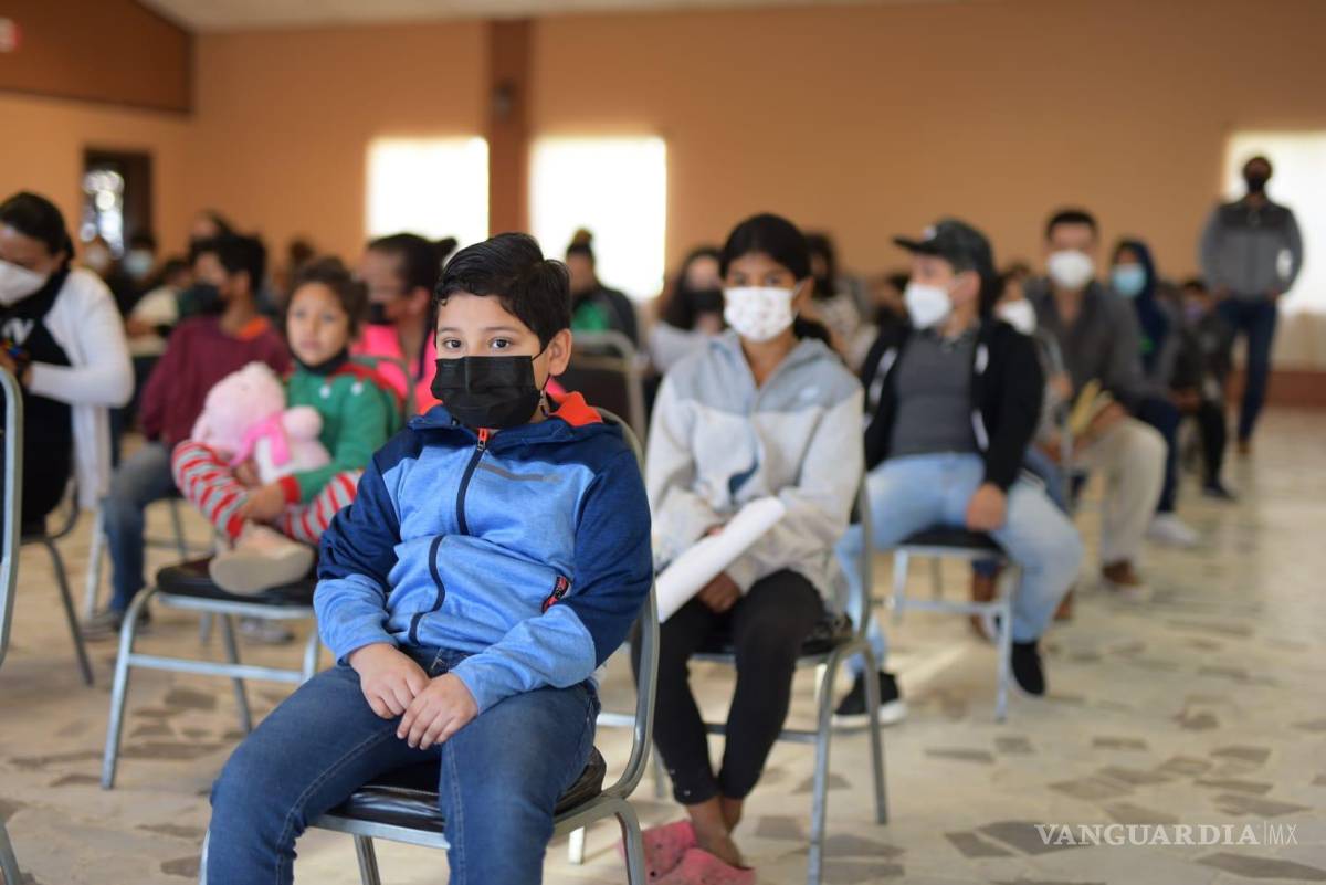 $!En el caso de los vacunados, reciben su carnet, que les permitirá acceder a su segunda dosis, que ya está garantizada, para que en 21 a 40 días la reciban.