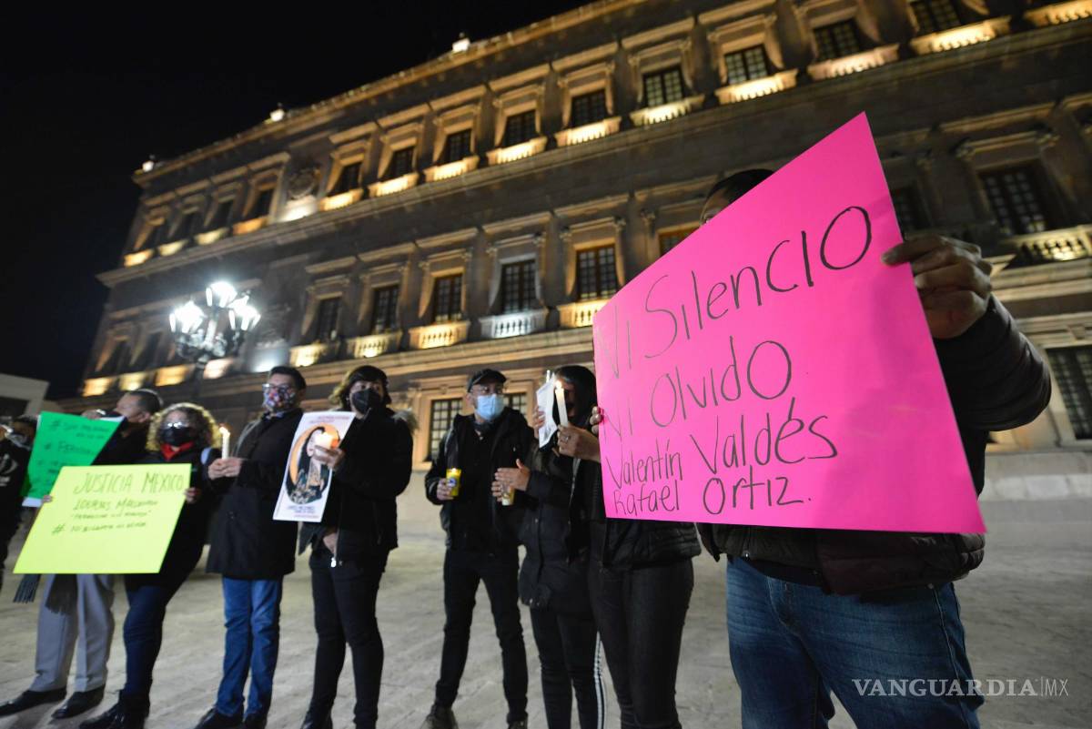 $!A la protesta, también se sumaron organizaciones de la sociedad civil y grupos de personas con causas afines.