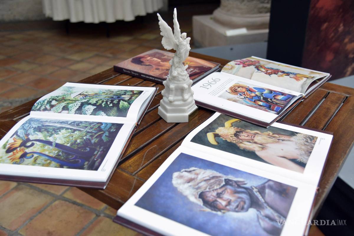 $!Algunas de las obras de Murguía como se ven en su libro “Mercedes Murguía pinta una breve historia del tiempo”.