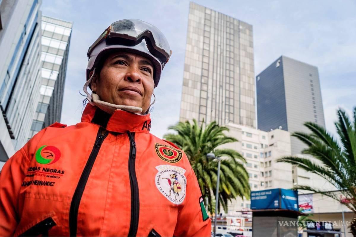 $!Los topos resaltan la ayuda a través de la brigada como una dicha, aunque en ocasiones la tragedia trae inminentes escenarios de tristeza, dicen. La hazaña de una topo coahuilense y su memoria del Sismo del 19 de septiembre