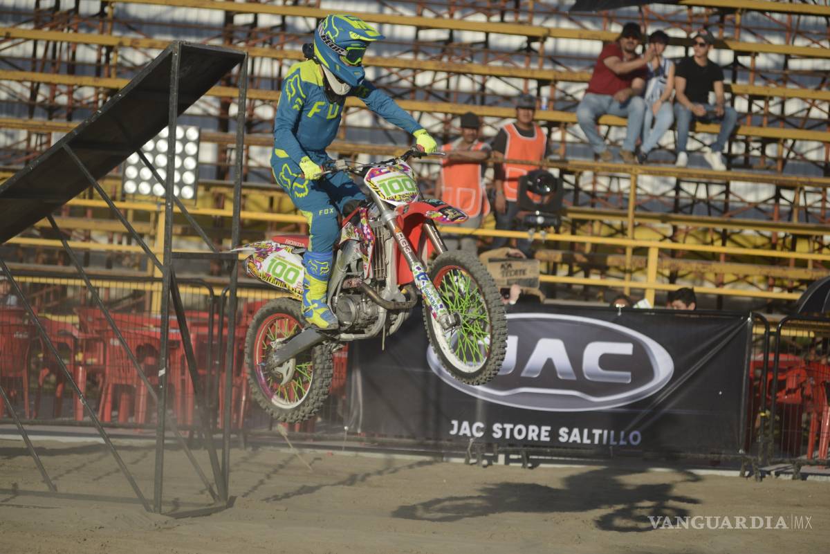 $!Wheels Master Show en la Arena 8 Segundos enciende los ánimos a los saltillenses