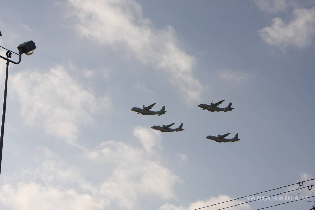 $!Miles presencian desfile militar en Piedras Negras, Coahuila