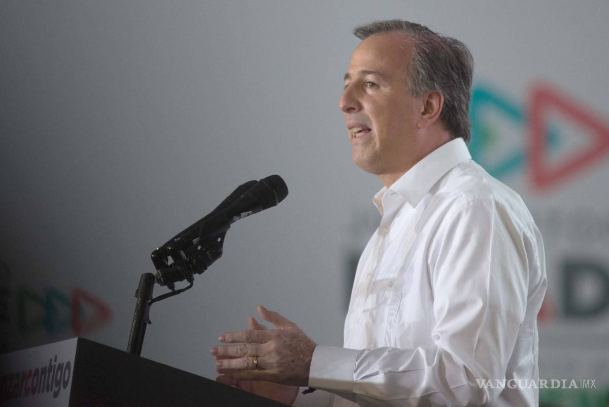 $!'No voy a caer en provocaciones. Amor y paz': AMLO a Meade