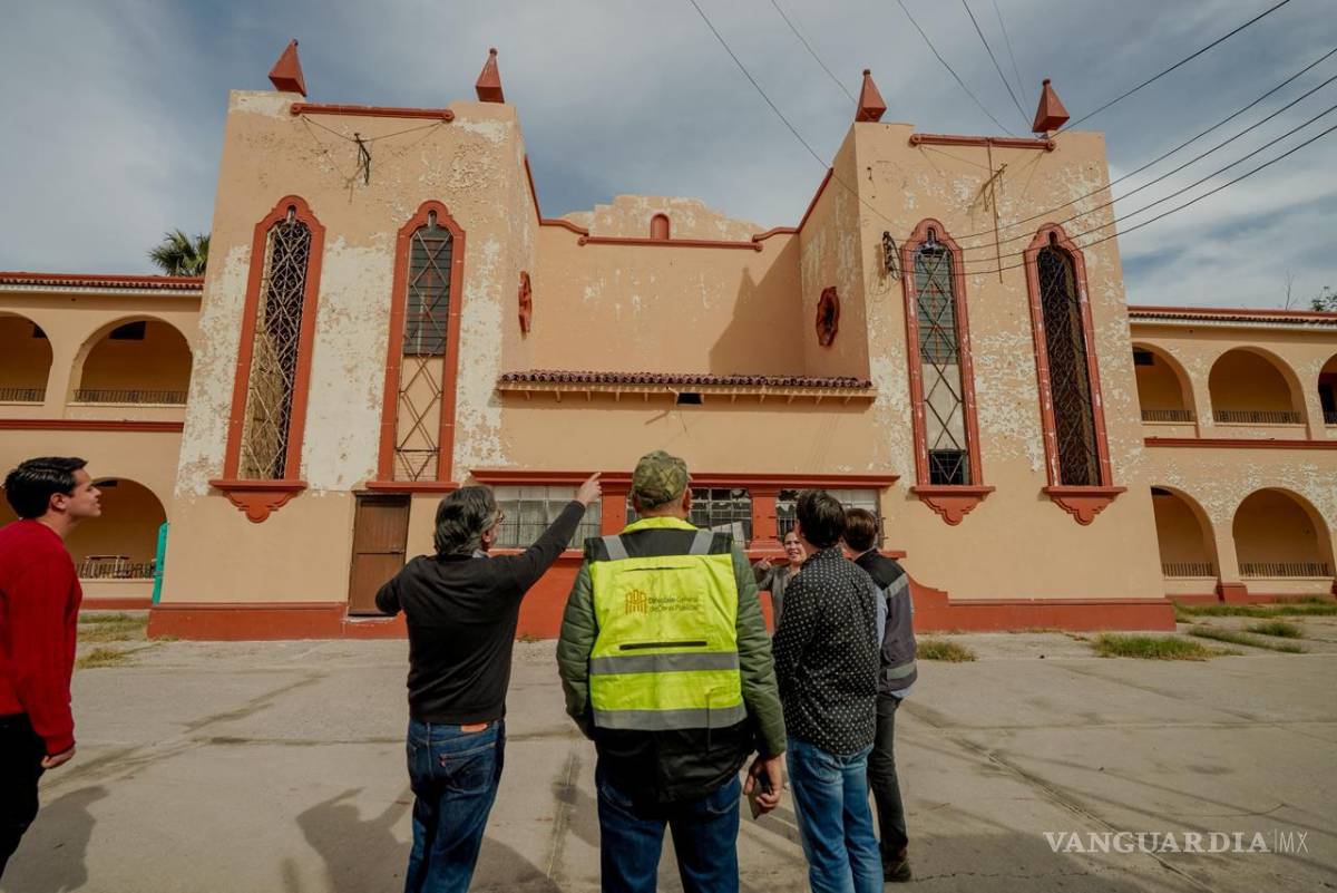 $!Autoridades supervisan las primeras intervenciones en el edificio histórico.