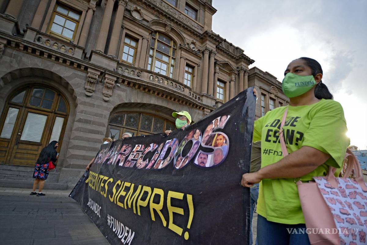 $!Madres de desaparecidos y familiares realizaron su marcha por la dignidad, el día de las madres, como un recordatorio de su exigencia de justicia ante las autoridades.
