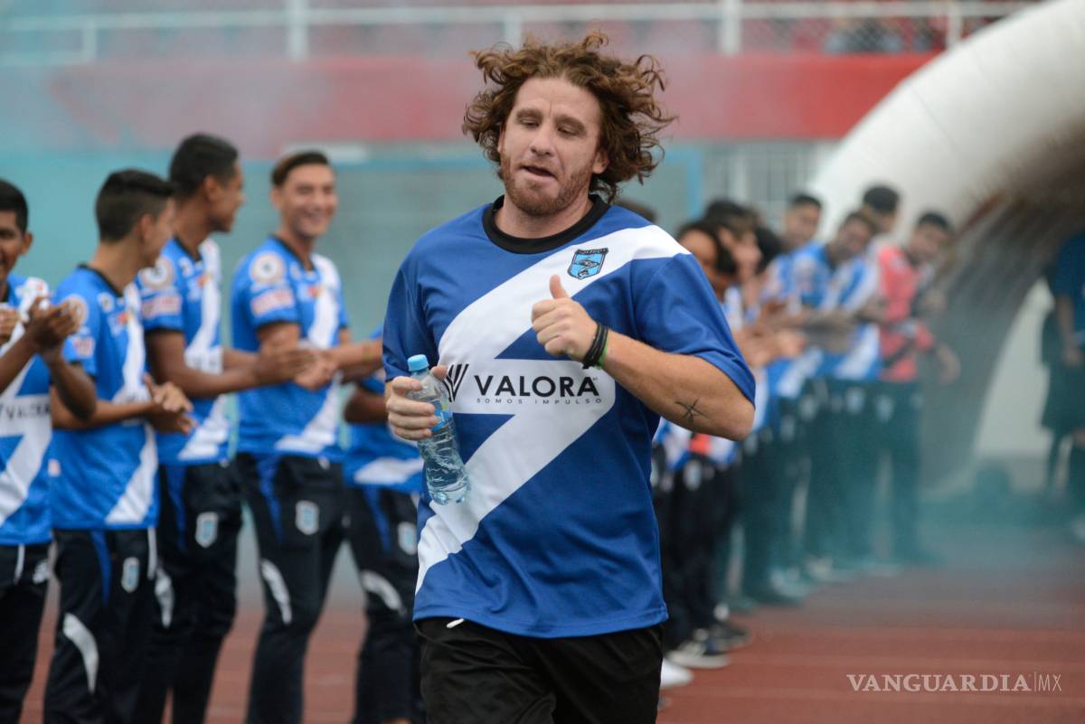 $!Como todo un 'crack', Sinha es la gran figura en su juego de homenaje en Saltillo