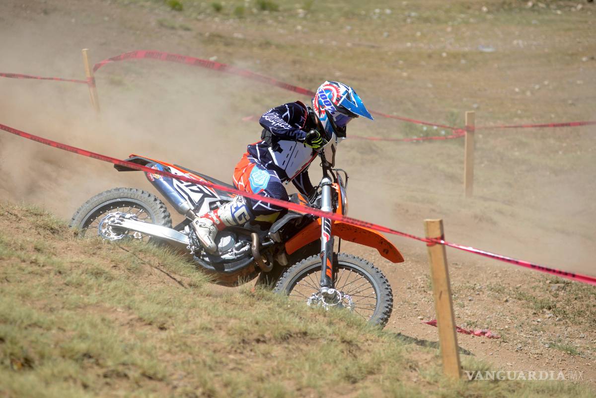 $!Enduristas dominan la pista
