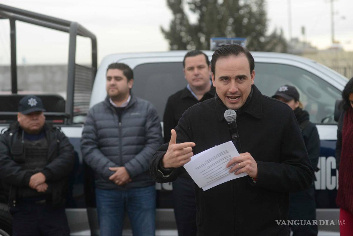 $!Entrega Alcalde de Saltillo patrullas en la colonia Mirasierra