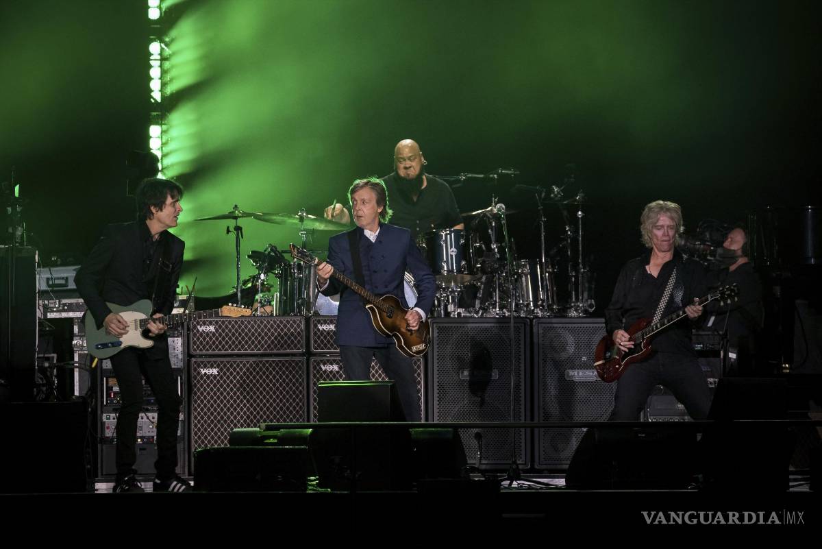$!Paul McCartney durante un concierto de su gira Got Back en el MetLife Stadium en East Rutherford, Nueva Jersey.