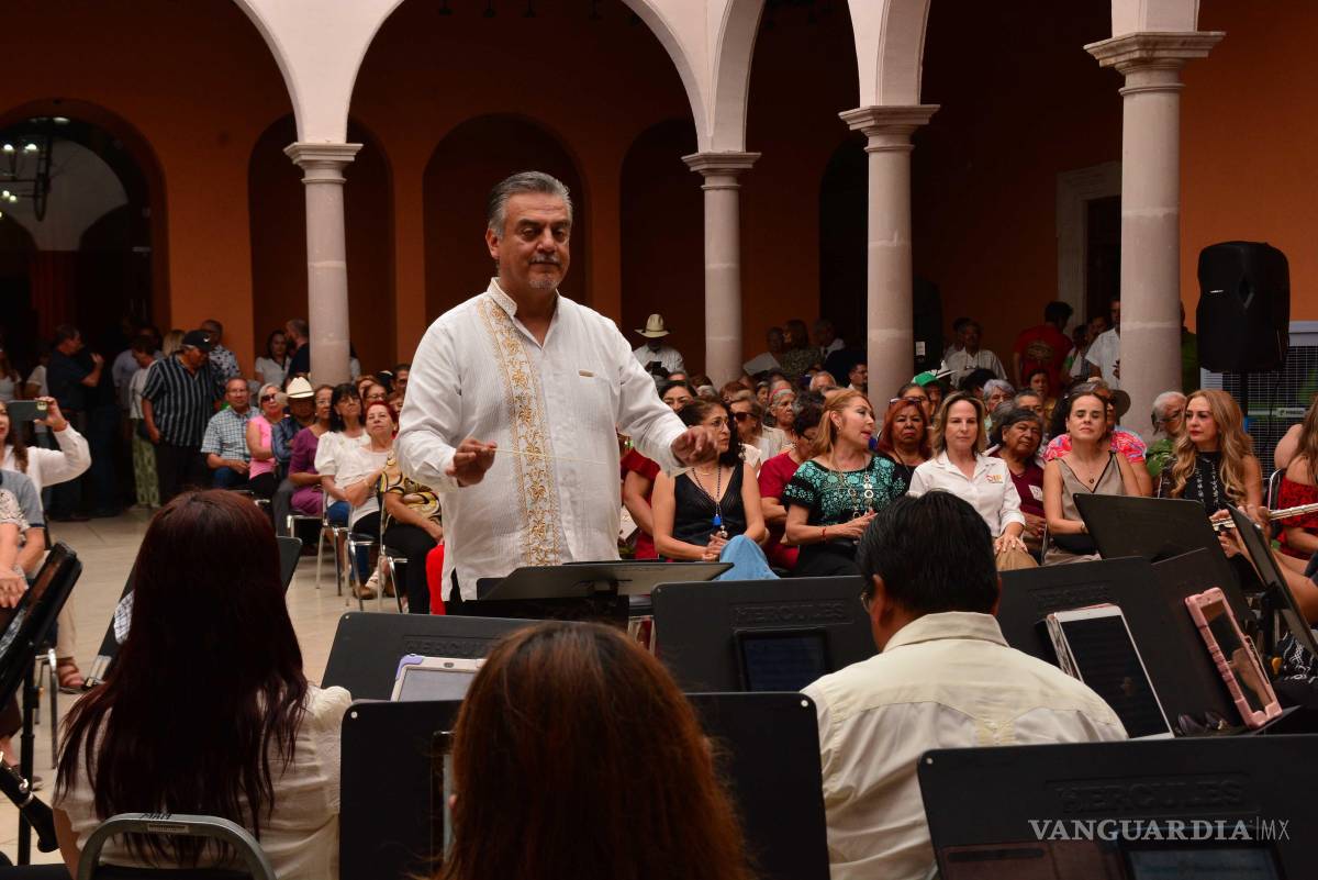 $!Realizan ‘Baile del Recuerdo’ en celebración a los adultos mayores