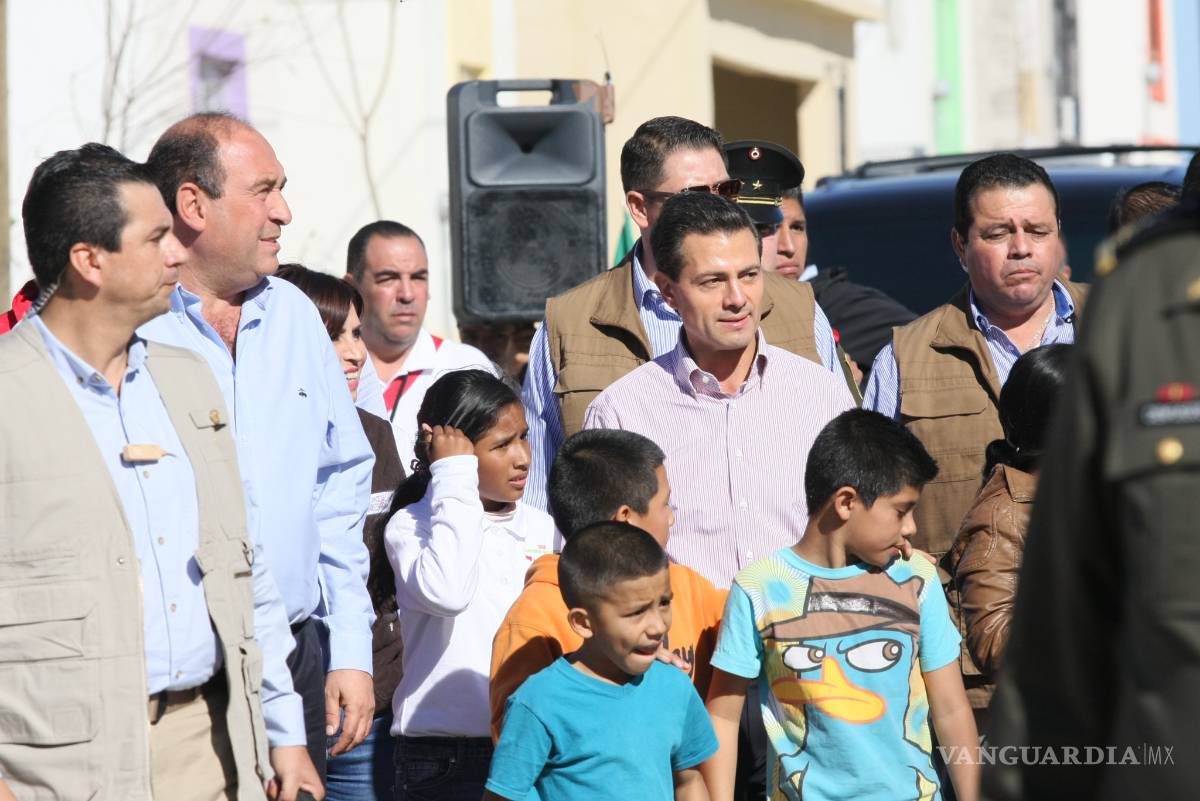 $!Entrega Peña Nieto viviendas reconstruidas en zona afectada por tornado en Ciudad Acuña