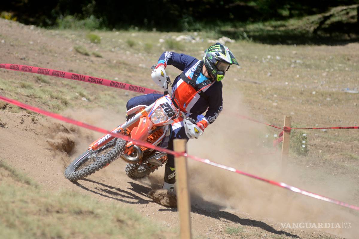 $!Enduristas dominan la pista