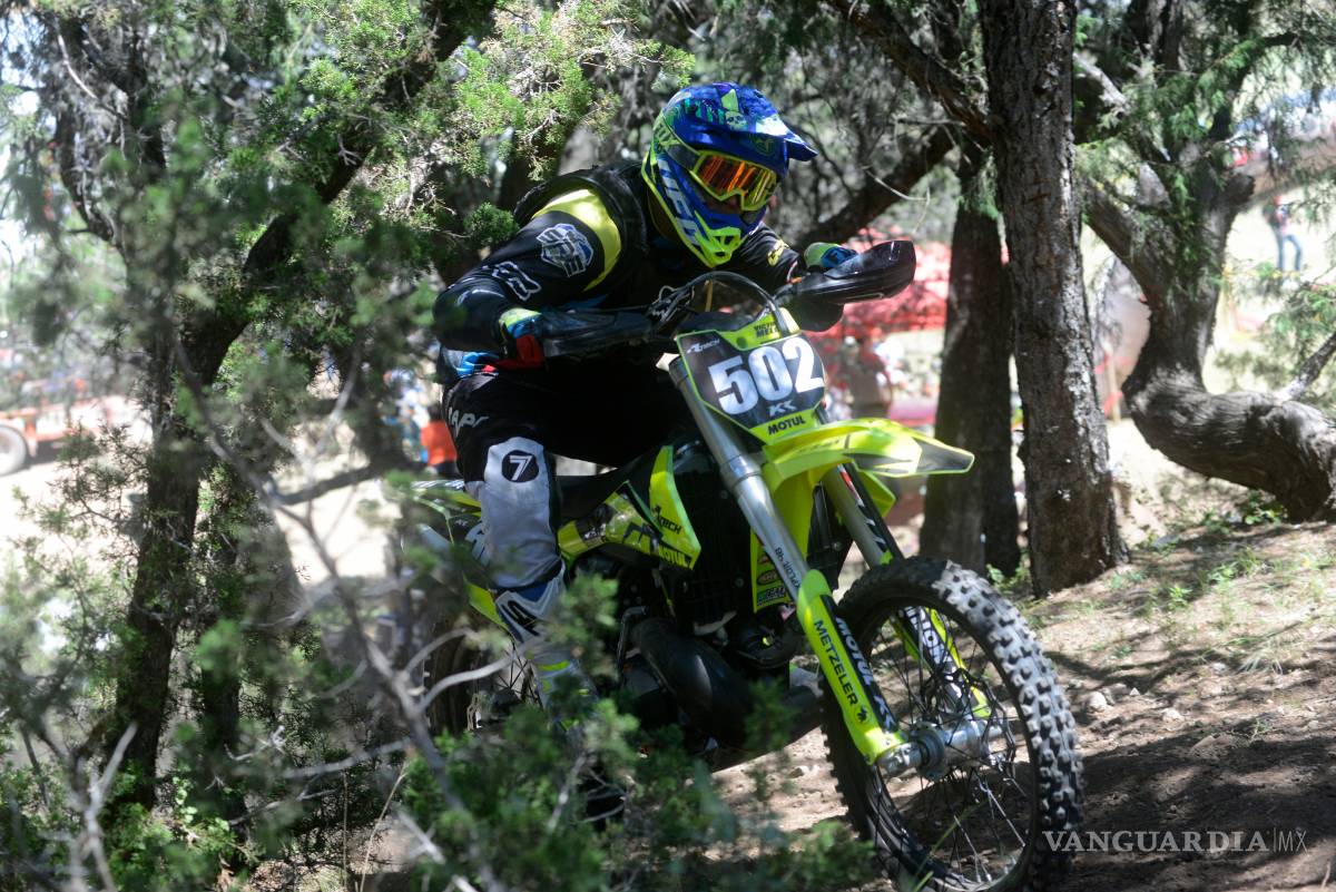 $!Enduristas dominan la pista
