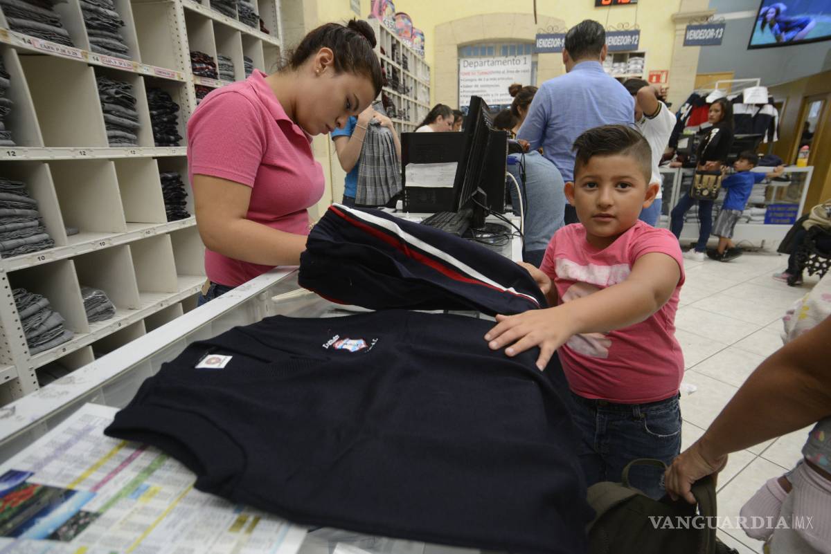 $!Aumentan clientela en papelerías de Saltillo hasta 300%