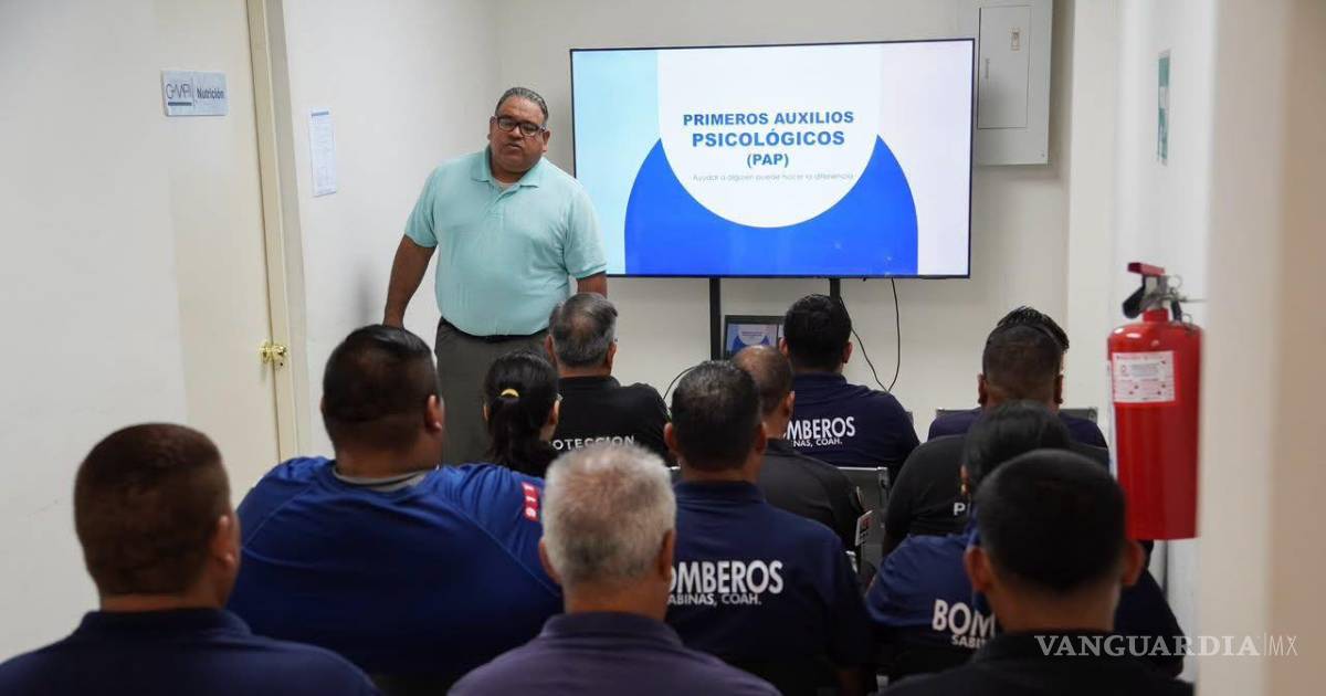 Capacitan a bomberos de Sabinas, Coahuila, para atender crisis emocionales