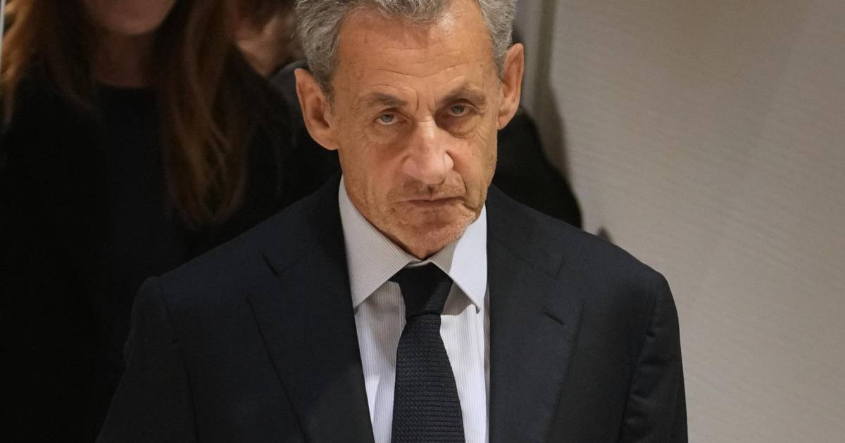 En un fallo histórico, dan 5 años de cárcel al expresidente Sarkozy por conspiración