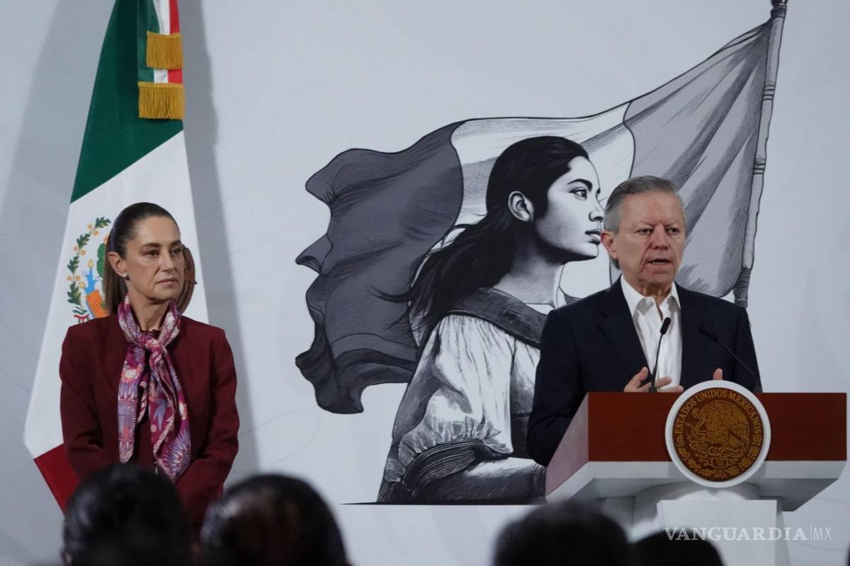 $!Arturo Zaldívar Lelo de Larrea, coordinador general de Políticas y Gobierno la Oficina de las Presidencia, explica los detalles referentes a la Ley de Amparo.