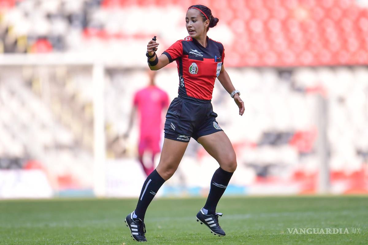 Le llueven críticas a Katia Itzel tras marcar penalti que eliminó a Japón en el Mundial Sub-20