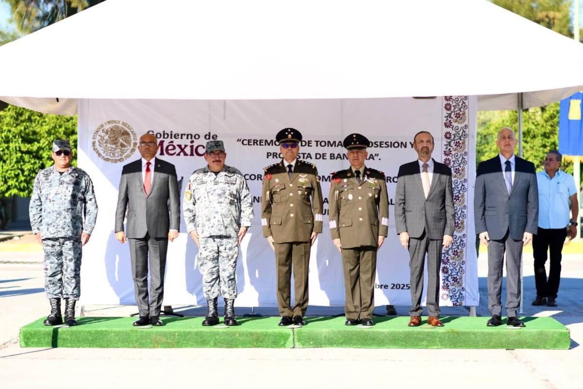 $!Autoridades estatales y municipales asistieron a la toma de protesta del nuevo comandante interino del Mando Especial de La Laguna.
