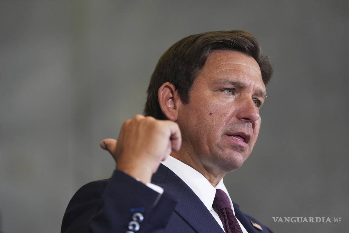 Anuncia Ron DeSantis un nuevo centro de detención para migrantes al que denominó ‘el ‘Depósito de deportación’