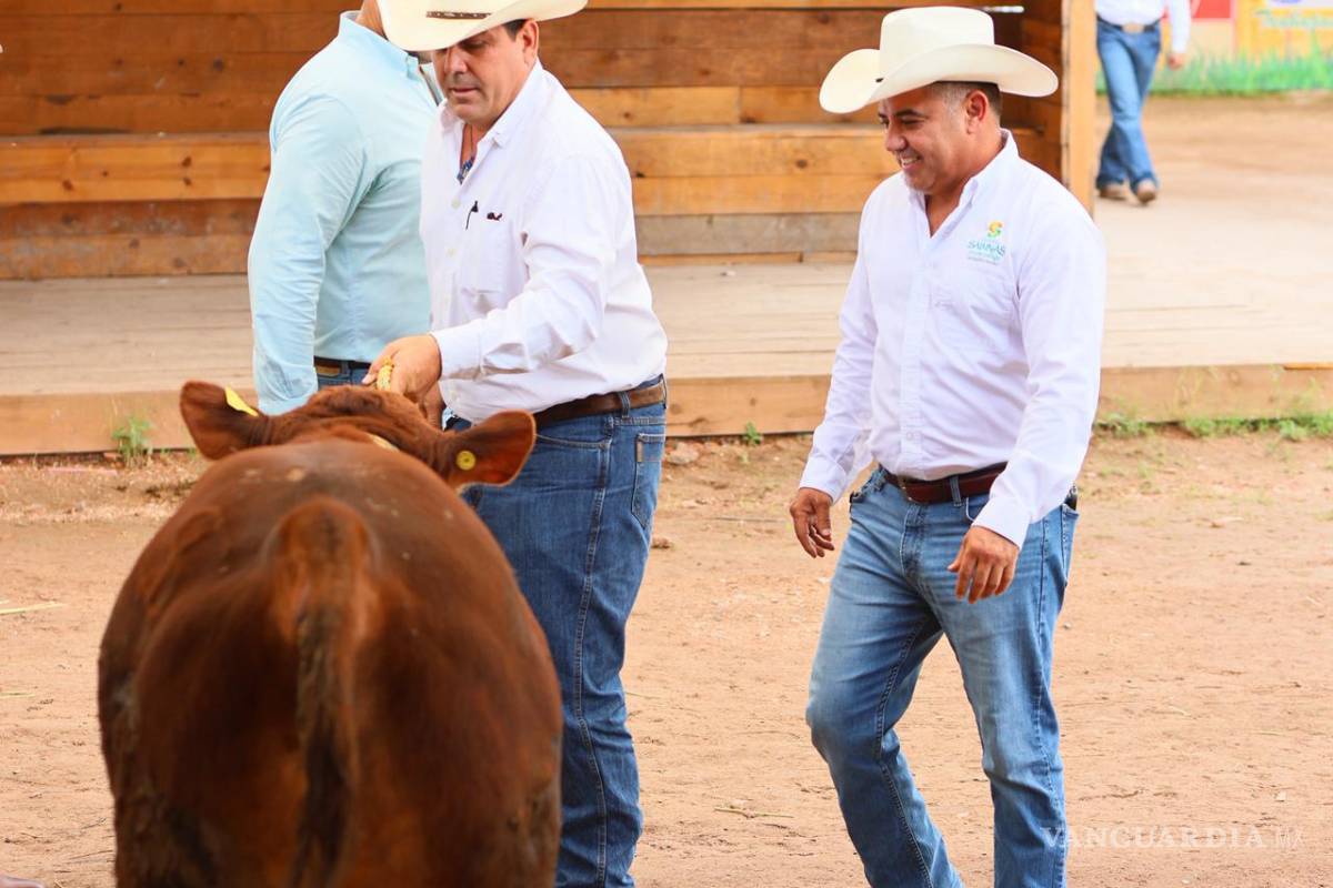 Refuerza Sabinas apoyo al campo con subsidio para productores ganaderos