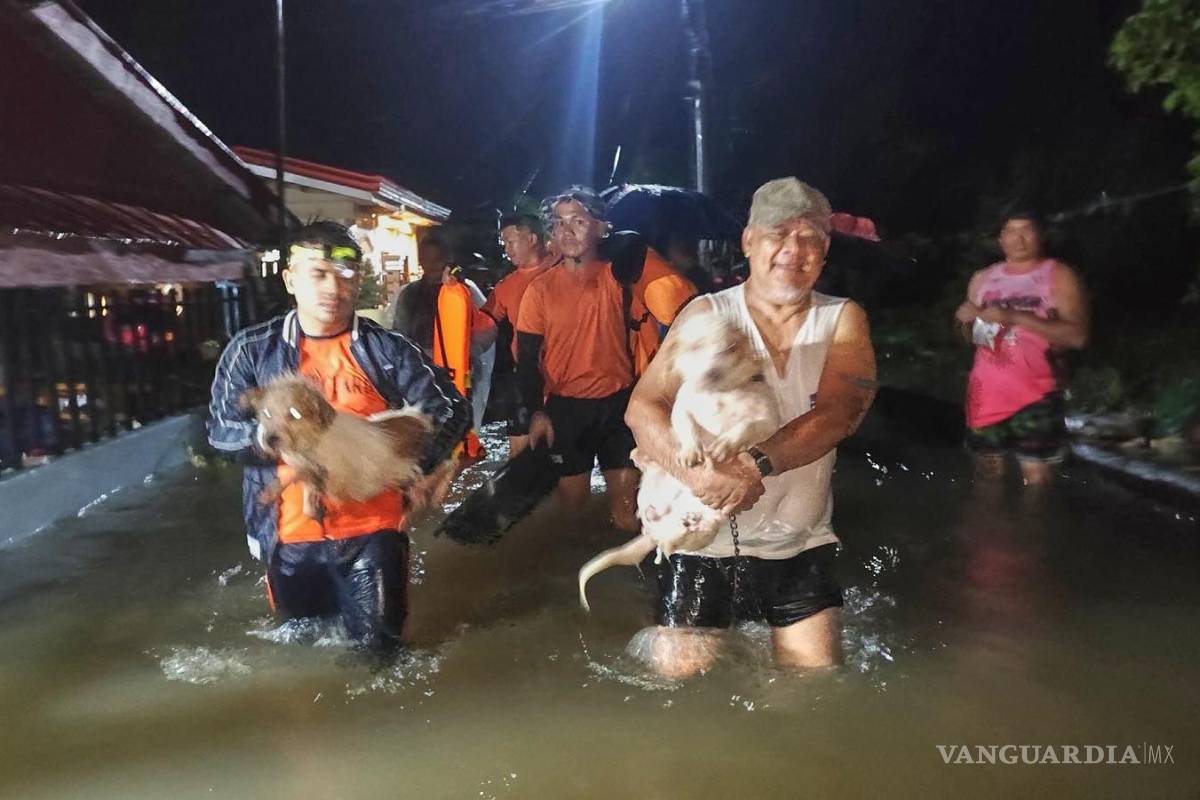 Diez muertos y 400 mil evacuados deja una fuerte tormenta tropical en Filipinas