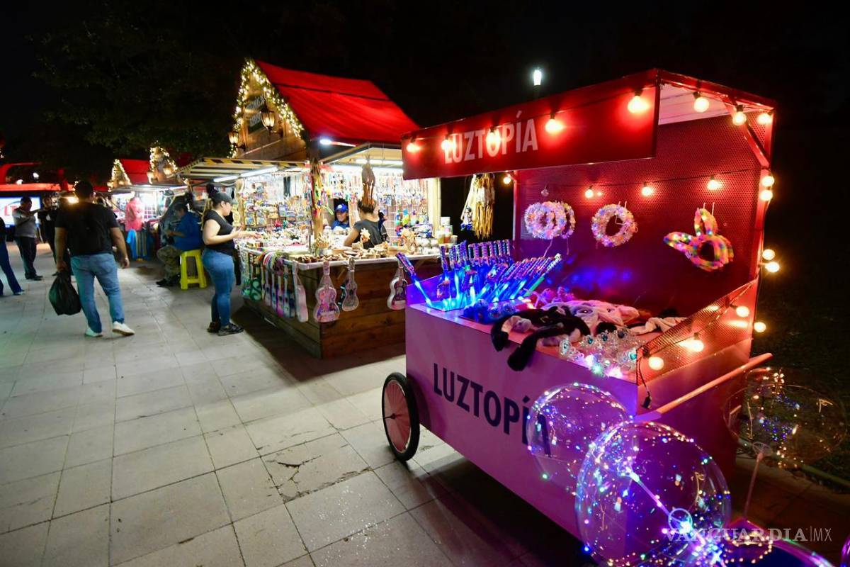 $!Luztopía regresó a las instalaciones del Parque Fundidora para su octava edición titulada “Expreso Polo Norte”.