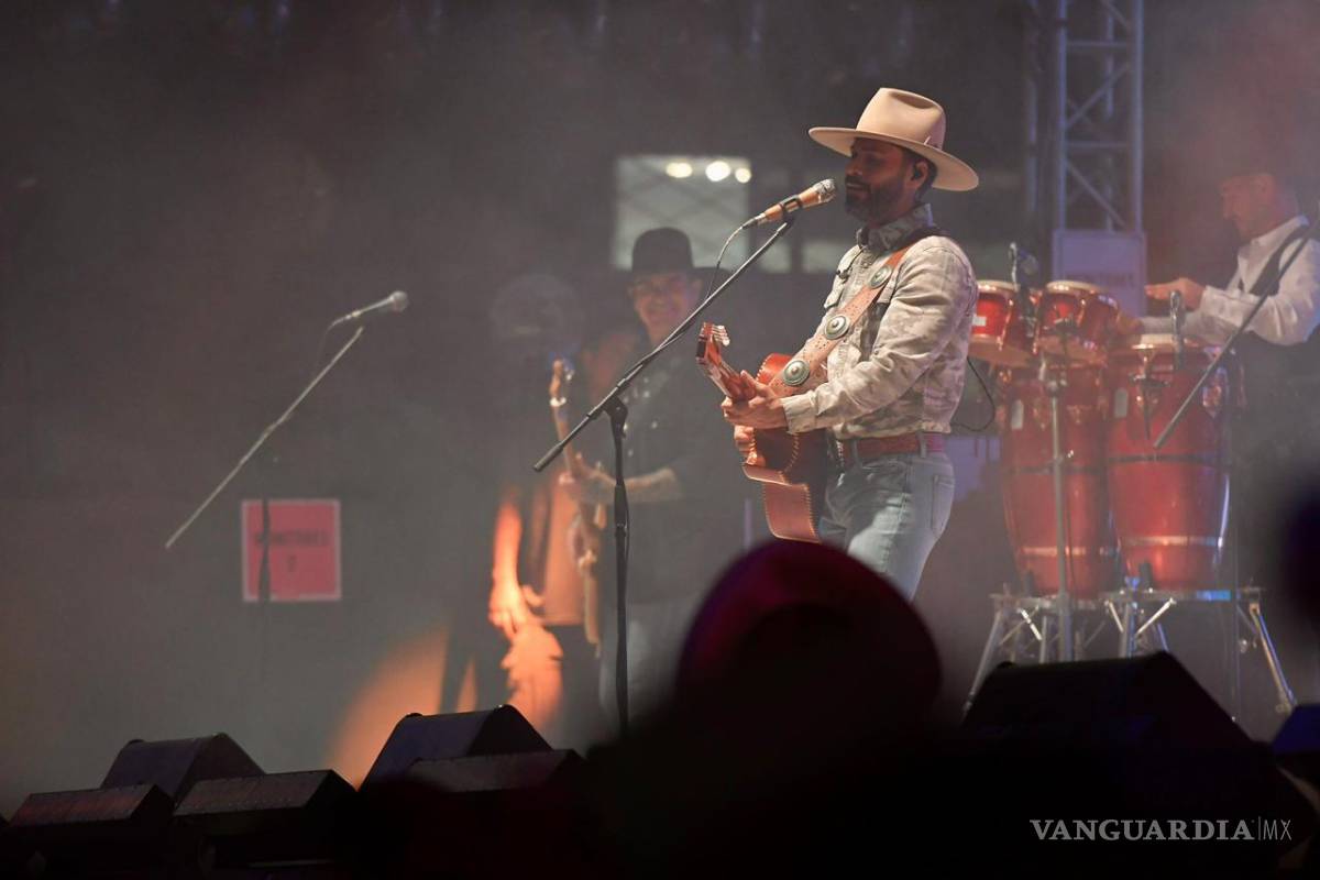 La Leyenda enciende el Rodeo Saltillo 2025 en su noche inaugural