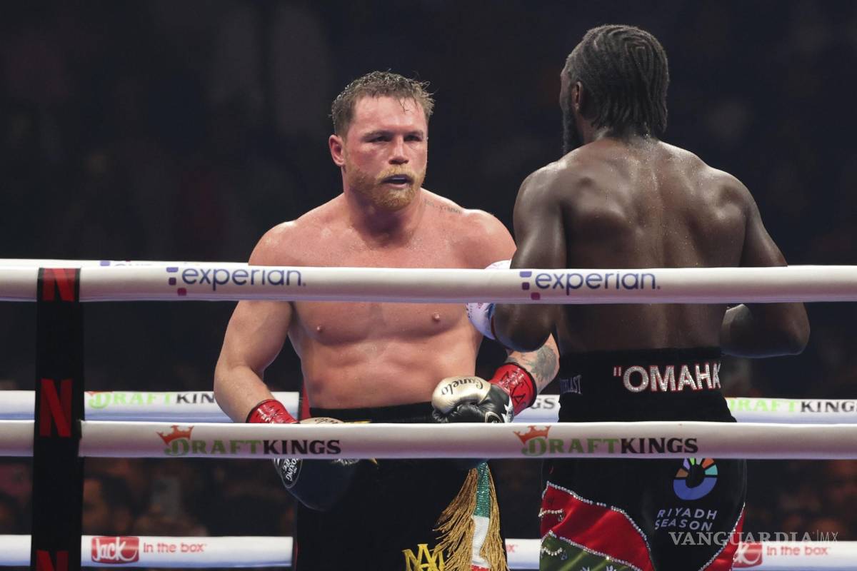Canelo Álvarez ya prepara la revancha ante Terence Crawford en 2026, según fuentes cercanas