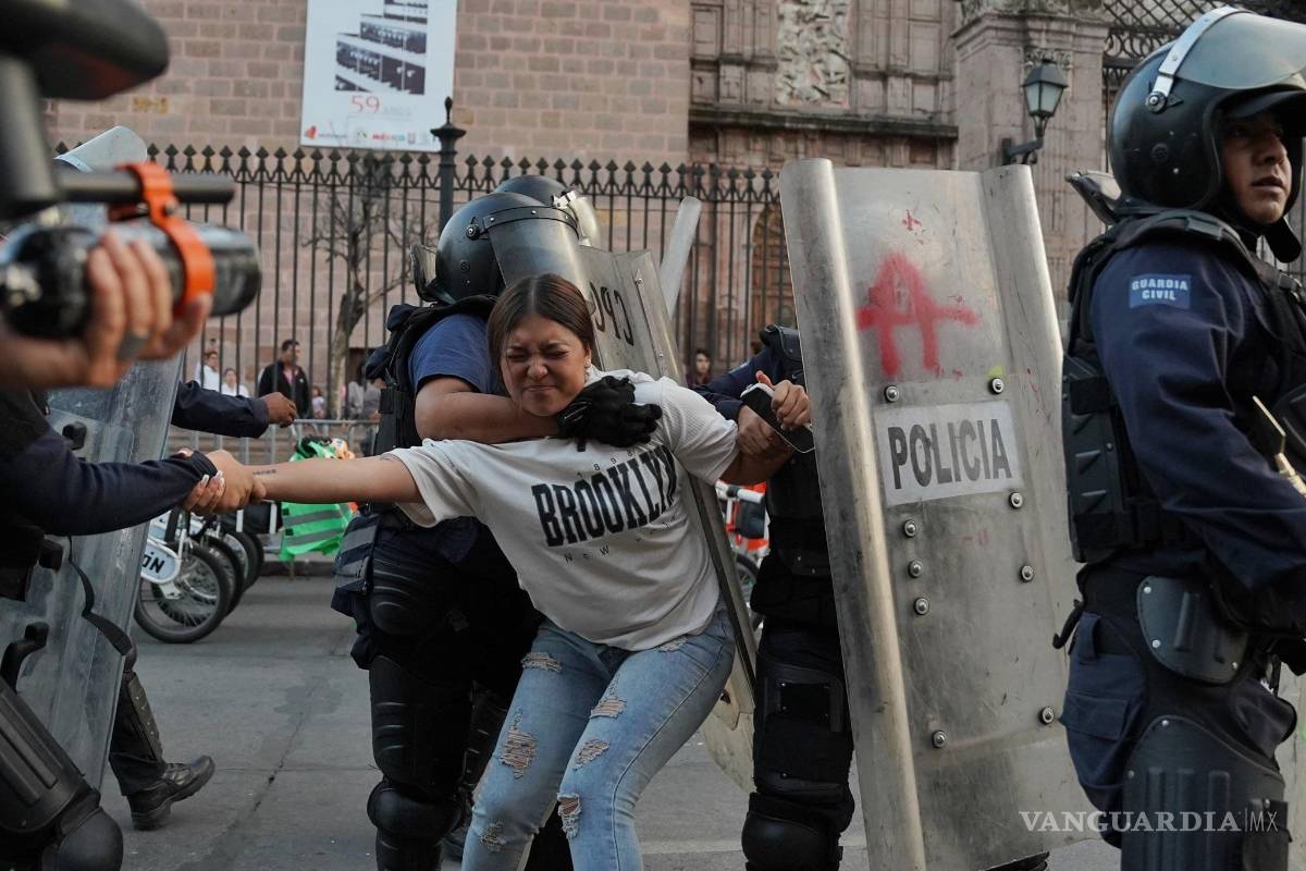 Protesta se torna violenta: toman el Palacio de Gobierno en Morelia tras crimen del edil