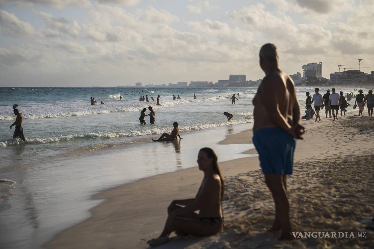 $!Millones de estadounidenses visitan las playas de México como turistas cada año.