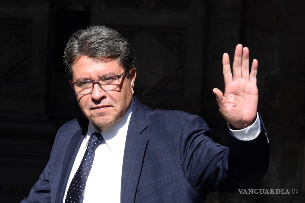 AMLO pide a Monreal no alterar la ley y evitar imponer &quot;mayorías groseras&quot;