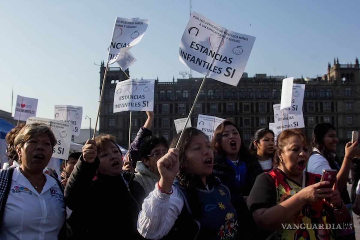 Maestras y padres exigen a AMLO no castigar estancias infantiles; la corrupción está arriba, dicen