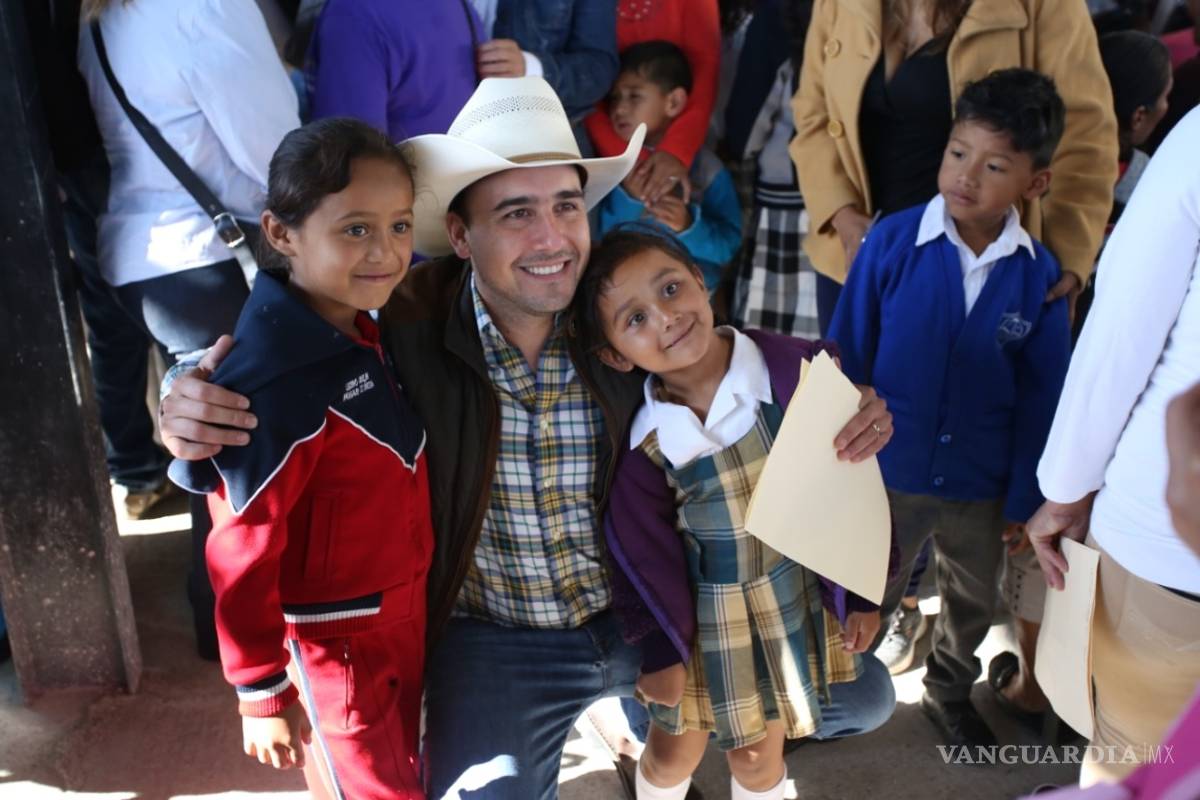 Refrenda Manolo compromiso para apoyar el campo