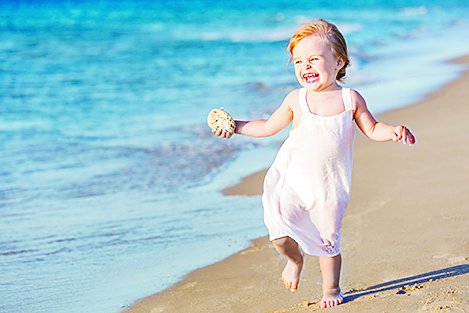 ¿Niños al sol? Siempre con mesura y protección