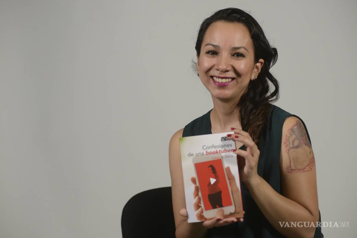 'Confesiones de una booktuber', la búsqueda del estrellato a punta de libros