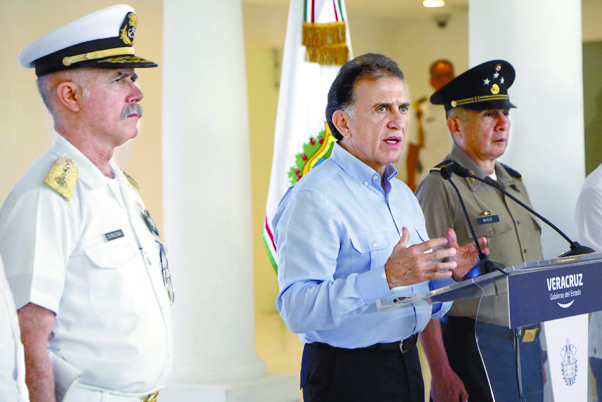 Alcalde de Veracruz ofrece a Yunes trabajo en equipo