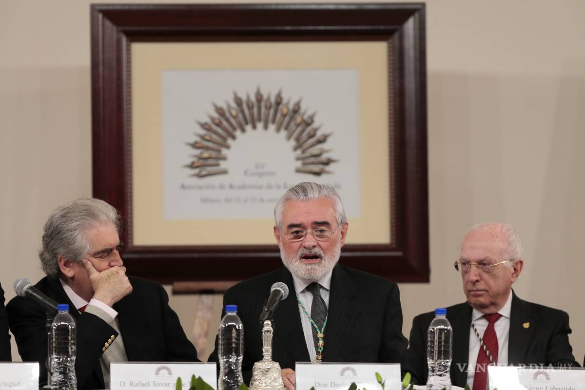 La RAE no teme deterioro futuro del lenguaje por su uso en redes sociales